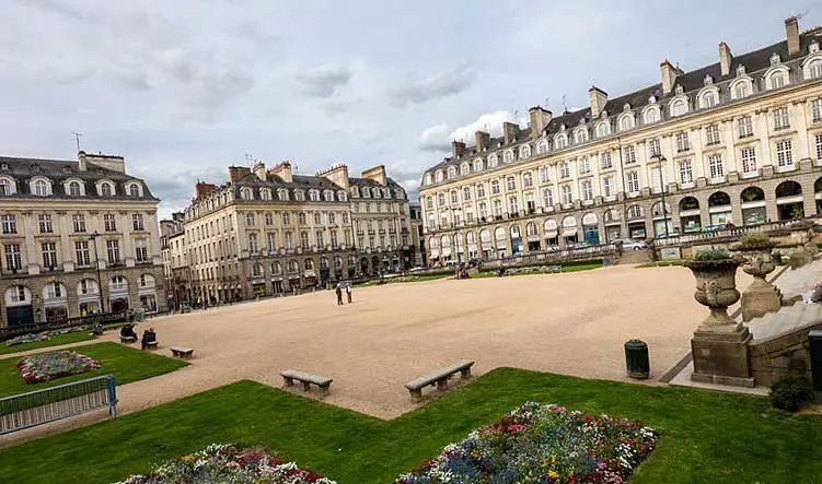 Location saisonnière en Bretagne : quel type de bien acheter