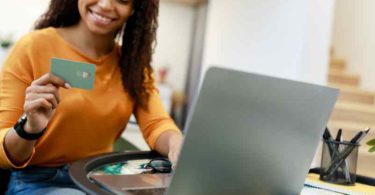Carte bancaire physique VS virtuelle : que choisir ?