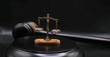 Faut-il payer les droits de succession avant d'hériter ? Ce que dit la loi