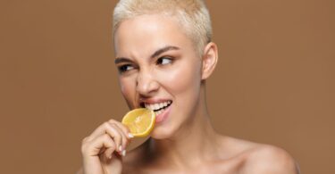 Coupe courte pour cheveux fins sans volume : inspirations pour un look stylé