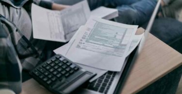 Comment déclarer un don manuel aux impôts en ligne : procédure facile et rapide