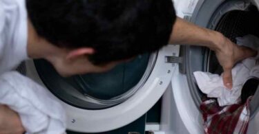 Ai-je le droit de lancer une lessive dans un appartement normal ? Ce que dit la loi