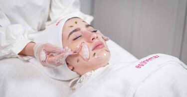 Comment chouchouter sa maman avec des soins naturels et respectueux de la peau ?