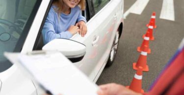 Permis de conduire : comment récupérer automatiquement ses points sans faire de stage ?
