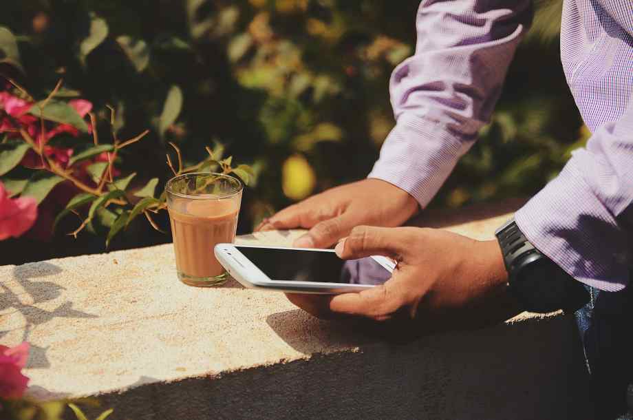 Quelle est la méthode intégrée pour gérer les appels inconnus sur Android ?