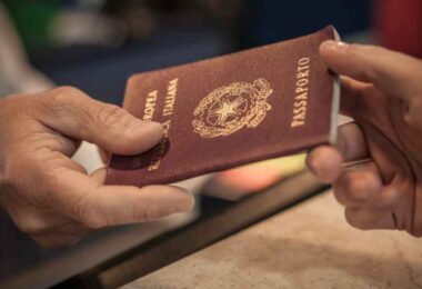 Combien de temps un passeport est-il valable après expiration en France ?